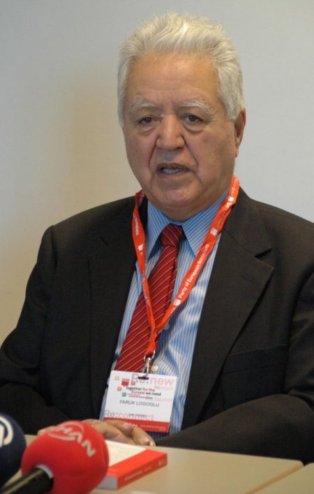 CHP’li Loğoğlu: Davutoğlu Türkiye’yi yalnız bir ülke haline getirmiştir