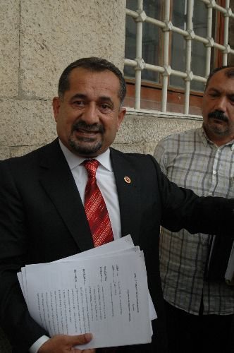 Chp'li Meclis Üyesi, Adana Büyükşehir Belediye Meclisi'nin Feshi İçin Mahkemeye Başvurdu