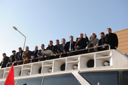 CHP’li Tarhan, kalabalığı hareket etmeye çağırdı