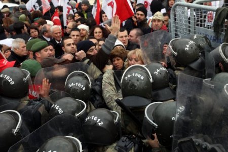 CHP’li Tarhan, kalabalığı hareket etmeye çağırdı