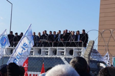 CHP’li Tarhan, kalabalığı hareket etmeye çağırdı