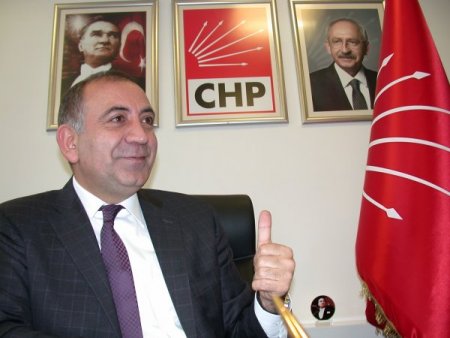 CHP'li Tekin: Dini ve milli bayramları yasaklamak insanlık ayıbıdır