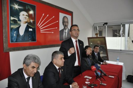 CHP’li Tezcan: Başbakan Obama’dan daha yetkili başkanlık istiyor