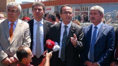 CHP'li Tezcan göstericilere sahip çıktı