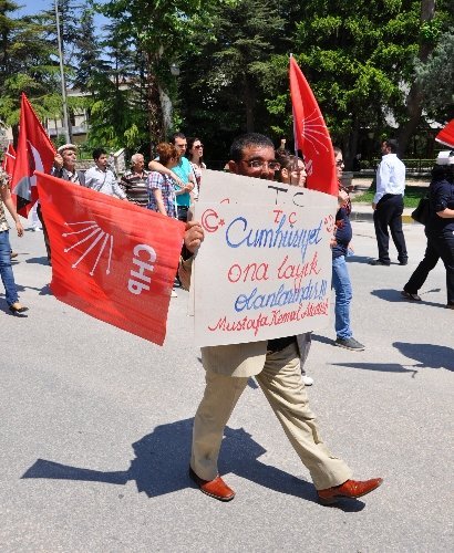 CHP’li vekiller: Keşke İstanbul da 1 Mayıs’ı kardeşlik içinde yaşasaydı