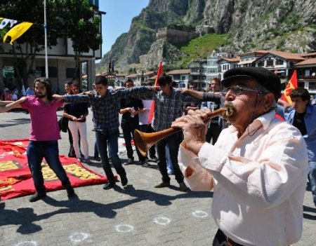 CHP’li vekiller: Keşke İstanbul da 1 Mayıs’ı kardeşlik içinde yaşasaydı