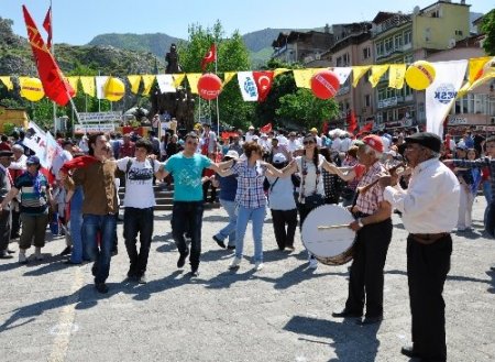 CHP’li vekiller: Keşke İstanbul da 1 Mayıs’ı kardeşlik içinde yaşasaydı