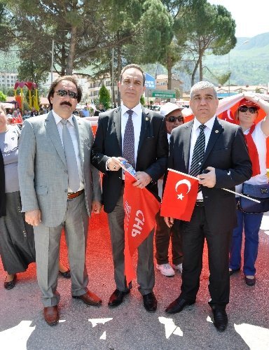 CHP’li vekiller: Keşke İstanbul da 1 Mayıs’ı kardeşlik içinde yaşasaydı