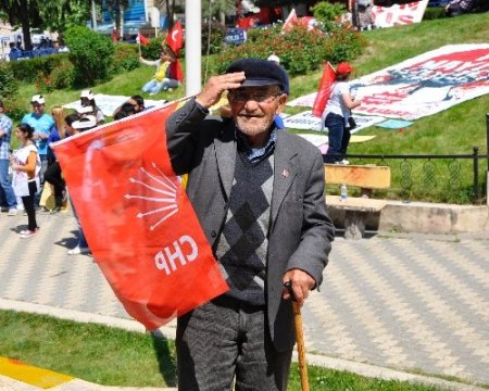 CHP’li vekiller: Keşke İstanbul da 1 Mayıs’ı kardeşlik içinde yaşasaydı
