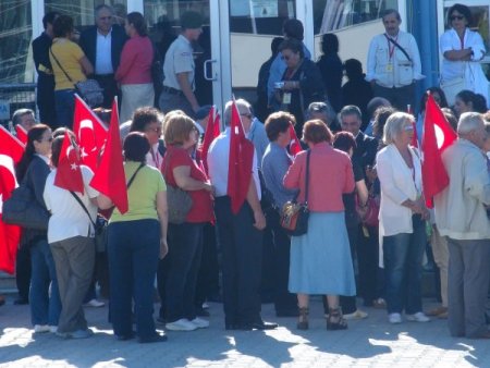 CHP'li vekillerden Silivri çıkarması