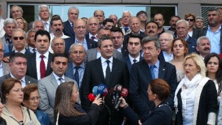CHP'liler, 1 Mayıs'ta yaşananlarla ilgili suç duyurusunda bulundu