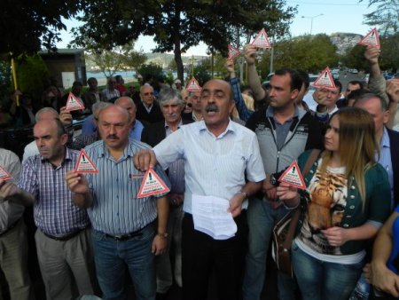 CHP'liler benzin zammını protesto etti
