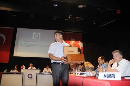 Chp’liler Kavga Etti, Kararlar Ak Parti Ve Mhp Oylarıyla Alındı