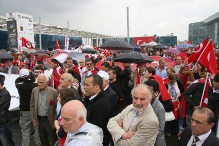 Chp'liler Yağmur Altında Yürüdü