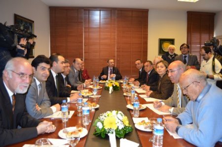 CHP'lilerden kendilerini bekleten Kocasakal'a: Biz sizi alırdık!