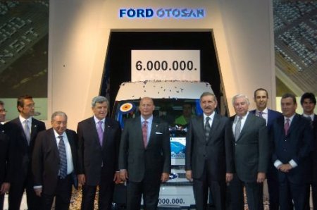 Çiçek Abbas'ın Geçim Teknesi, 6 Milyonuncu Üretimle Gölcük'ün Gururu Oldu