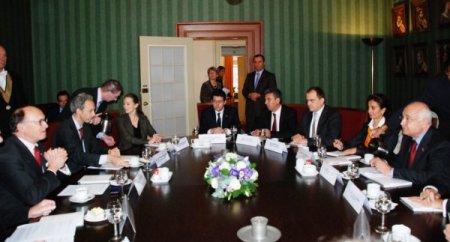 Çiçek: Hollanda'dan terörle mücadelede somut adımlar bekliyoruz