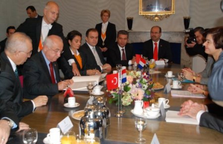 Çiçek: Hollanda'dan terörle mücadelede somut adımlar bekliyoruz