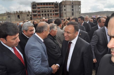 Çiçek: Meslek odaları geçmişte hükümet kurup yıkmakla uğraştı