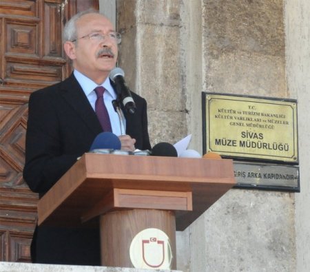 Çiçek: Ülkemizin karşılaştığı sorunları biz çözeceğiz (FOTOĞRAF İÇİN)