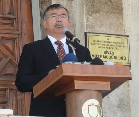 Çiçek: Ülkemizin karşılaştığı sorunları biz çözeceğiz (FOTOĞRAF İÇİN)