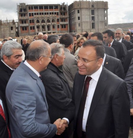 Çiçek ve Bozdağ, TOBB’un yaptırdığı yüksekokulu açtı