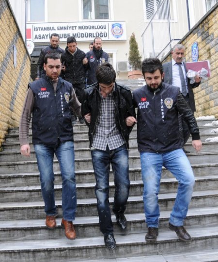 Ciddiye Alınmayan Banka Soyguncuları 'Şaka Yaptık' Deyip Kaçtı