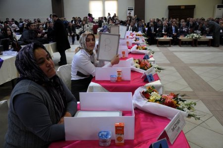 Çiftçi kadınların bilgi yarışması büyük çekişmeye sahne oldu