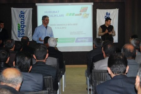 Çiftçiler Tarım Hastalıkları Konusunda Bilgilendirildi