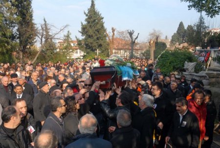 Çığ altında kalarak can veren Tapul için İzmir'de tören düzenlendi