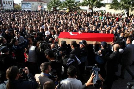 Çiğli Belediye Başkanı Bulut'un Cenazesi Toprağa Verildi