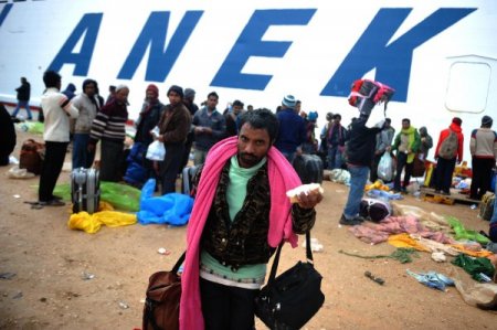 Cihan, Gösterilerin Merkezi Bingazi’de: Halk Ölenlere Ağlıyor, Limandan Kaçışlar Sürüyor