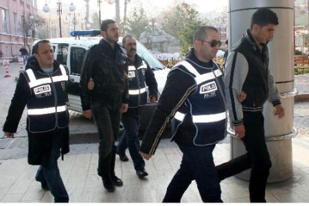 Çıkar Amaçlı Suç Örgütüne Darbe: 15 Gözaltı