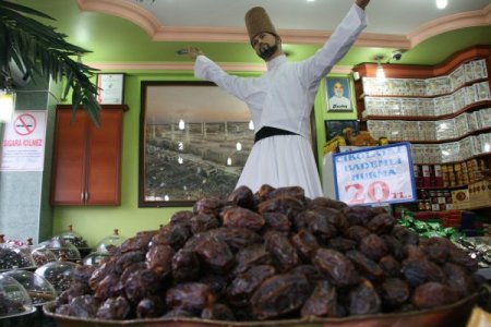 Çikolata Kaplı Hurma Tezgahtaki Yerini Aldı