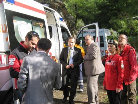 Çikolata uğruna geceyi dağda geçirdi