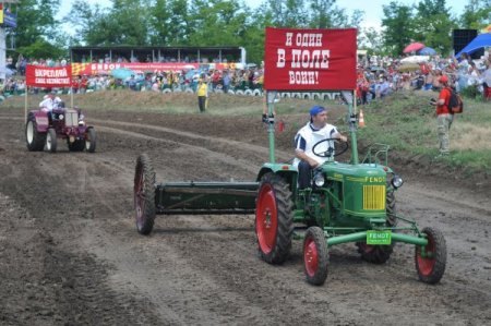Çılgın Traktörcülerden Çılgın Şov