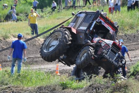 Çılgın Traktörcülerden Çılgın Şov