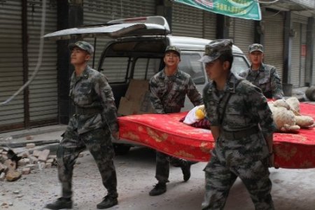 Çin, depremden sonra doğan ve enkazdan kurtulan bebekleri konuşuyor