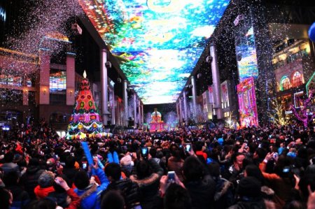 Çin 2013 yılına merhaba dedi