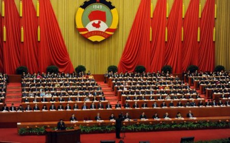 Çin meclisi, yıllık toplantısına renkli görüntülerle başladı