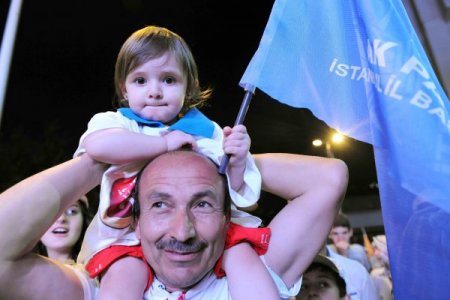 Çin Medyası, Erdoğan'ın Balkon Konuşmasına Geniş Yer Verdi