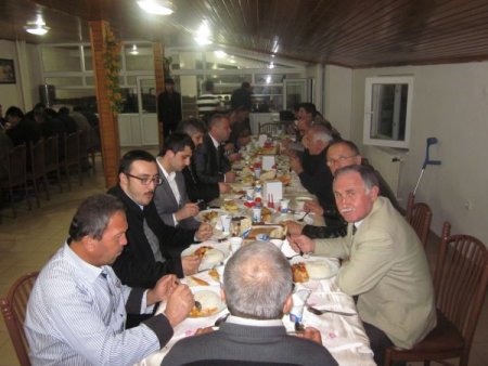 Çınar-Der, Muharrem ayı dolayısıyla oruç açma programı düzenledi