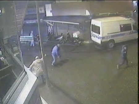 Cinayet anı güvenlik kamerasında