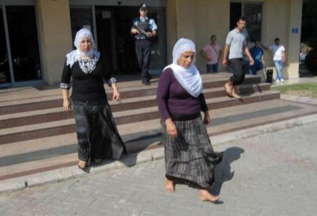 Cinayet Zanlıları 16 Kişinin Bulunduğu Araçla Kaçarken Yakalandı