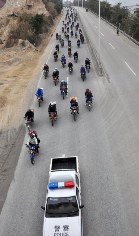 Çin’de 200 Bin Motorcunun Memlekete Gidişinde Güvenliği 20 Bin Polis Sağlayacak