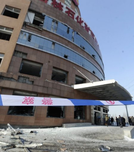 Çin’de Doğalgaz Patlamasında Sokak Savaş Alanında Döndü: 3 Ölü, 28 Yaralı