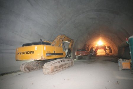Çin’de Göçük Altındaki 12 İşçiye Ulaşıldı