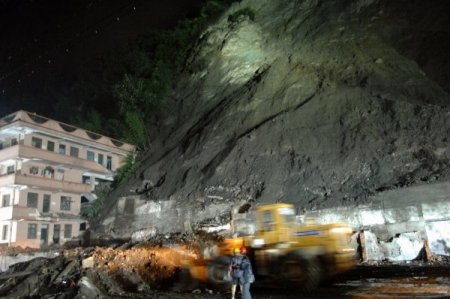 Çin’de Heyelan: 18 Ölü, 2 Yaralı