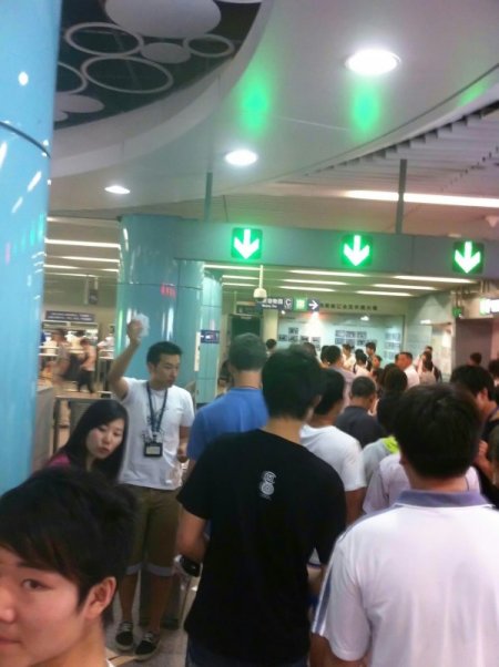 Çin'de Metro İstasyonunda Yürüyen Merdiven Kazası: 1 Ölü, 28 Yaralı