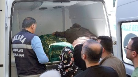 Çin'de ölen minik Burak, memleketinde toprağa verildi